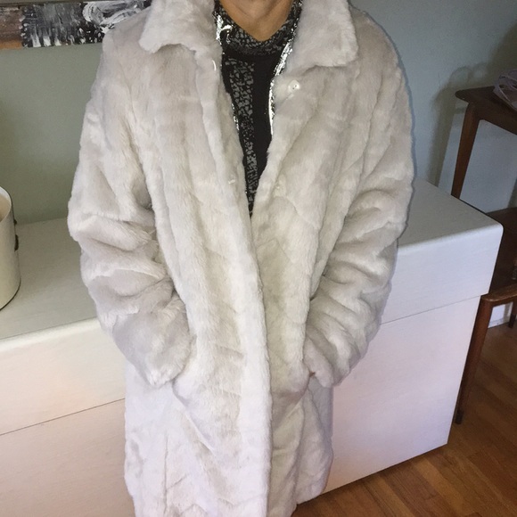 Jackets & Blazers - Fintage fake fur coat
